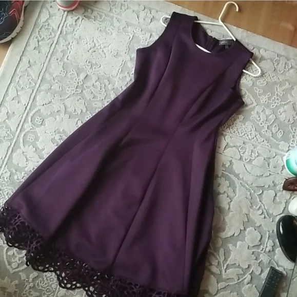 donna ricco purple dress Donna Rico Women's Asymmetric Twist-neck Lacy-hem Dress In Dark Berry